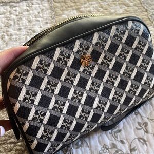 Tory Burch Make up pouch/ clutch.